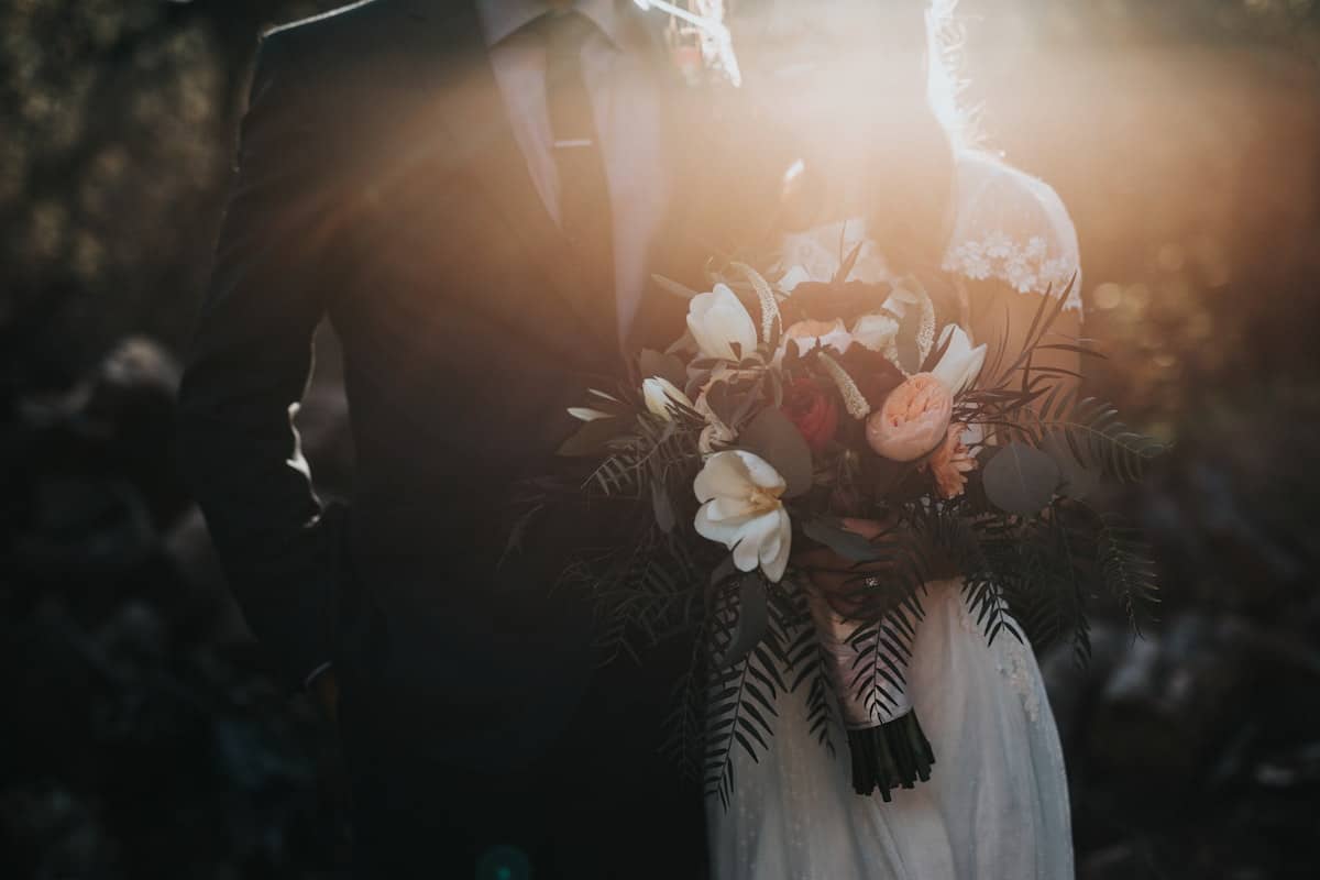 Wedding Transportation Planning in Fort Worth: Guest Shuttles, Wedding-Party Rides, and Timelines