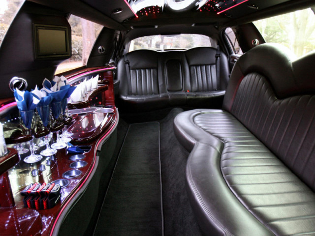 10 Passenger Stretch Limo Lincoln